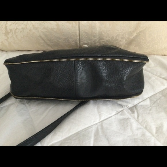 Fold over leopard accent handbag - Picture 8 of 14